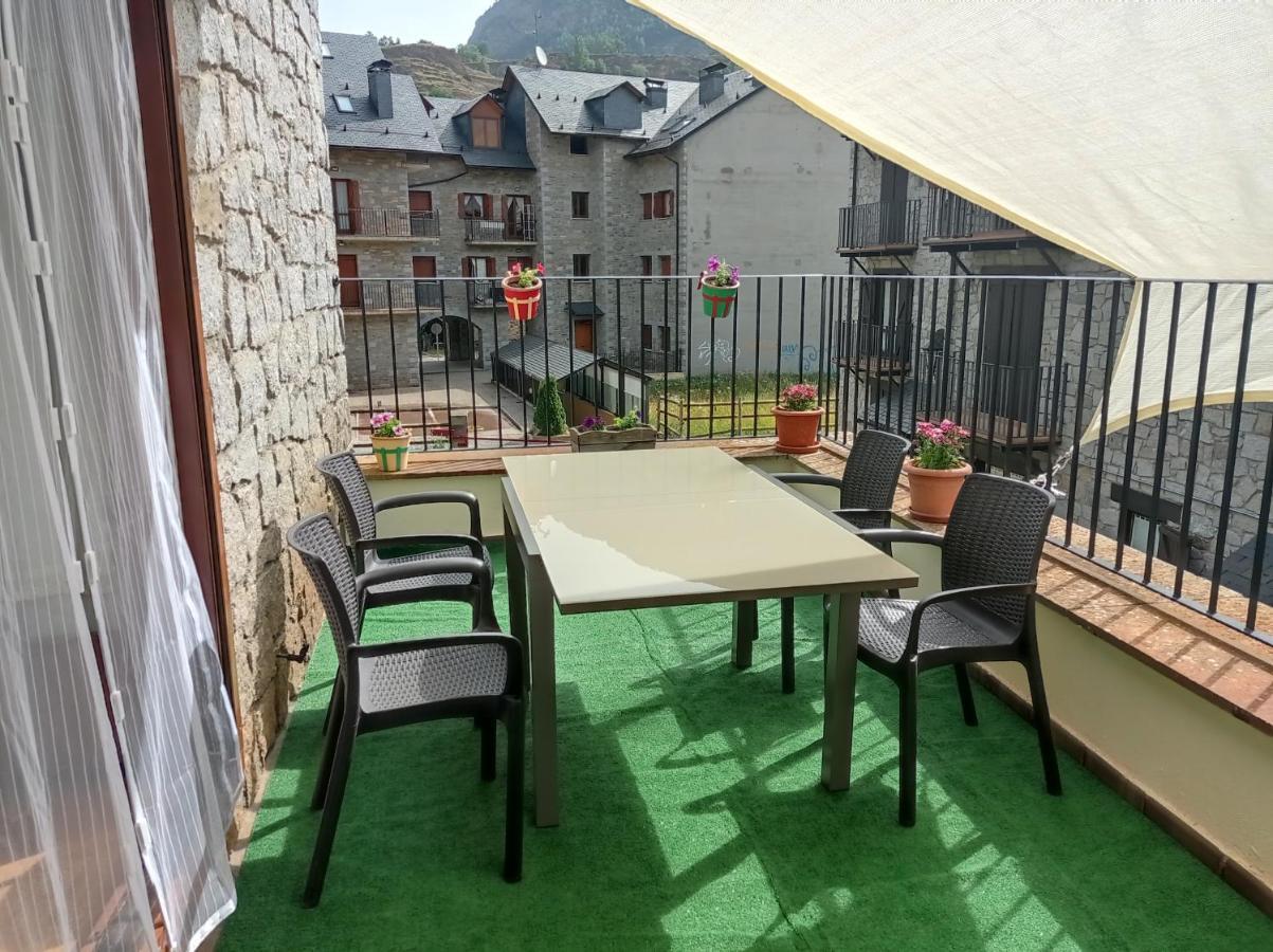 Апартаменты Vivienda Benasque Ibonet Экстерьер фото